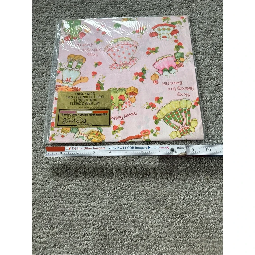 American Greetings Vintage Strawberry Shortcake Gift Wrap 2 Sheets 20 x 30 in